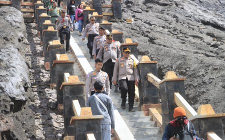 Sapa Pengunjung di Gunung Bromo Kapolres Probolinggo Pastikan Keamanan Wisatawan