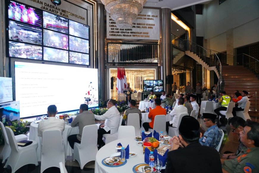 Monitoring Malam Takbiran, Kapolri Pastikan Pengamanan Rangkaian Perayaan Idulfitri 