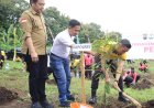 Hari Bumi, Polres Madiun Gandeng Perhutani Tanam Ribuan Bibit