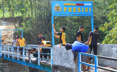 Polres Ngawi Rampungkan Perbaikan Jembatan Merah Putih Presisi di Blandongan
